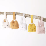 Otroška ropotuljica zajček Fabelab Animal Rattle - Bunny