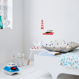 Stenska nalepka Makii Morje - Turbo čoln S (14 x 22 cm)