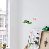 Stenska nalepka Makii Džungla S - Kameleon Louis (14 x 22 cm)