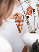Okraski-za-božično-novoletno-jelko-Božični-stožci-Fabelab-Christmas-Cones-Diamonds-Mix