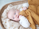 Otroška ninica medvedek Fabelab Animal Cuddle Bear - Ochre