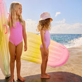 Napihljiva-otroška-blazina-za-vodo-Sunnylife-Inflatable-Boogie-Board - Rainbow-Ombre