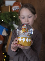Snežna krogla Medevdkove sani Fabelab Christmas Snow Globe - Bob's Sleighride
