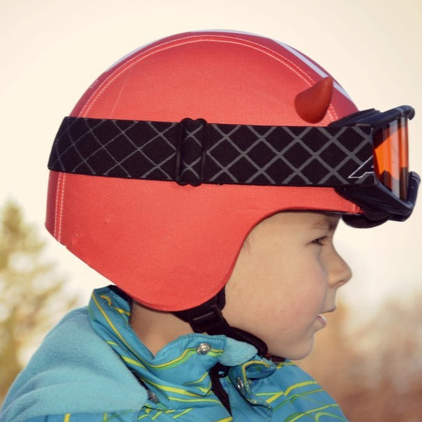 Aljaž z otroško čelado za smučanje EGG Helmets