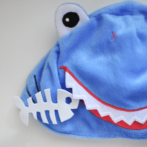 DIY otroški pustni kostum: Ribja kost za morskega psa