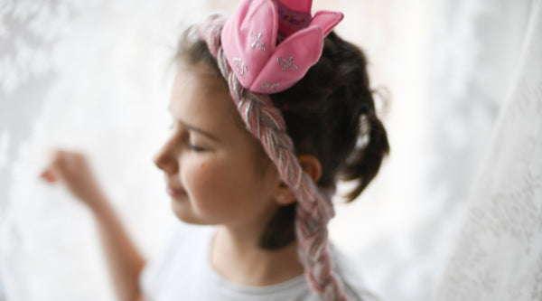 Silly ustvarja: DIY bleščeči lasje za princesko