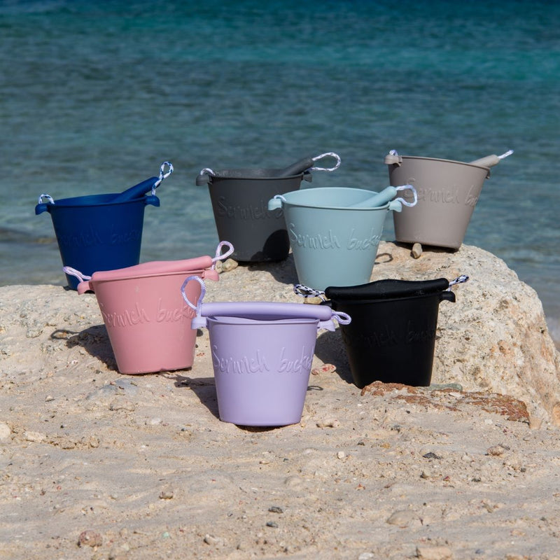 Otroška silikonska kanglica Bucket Scrunch - Cool Grey