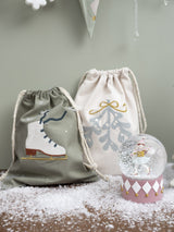 Darilna-vrečka-iz-blaga-Omela-Fabelab-Christmas-Gift-Bag-Mistletoe-Embroidery-Natural