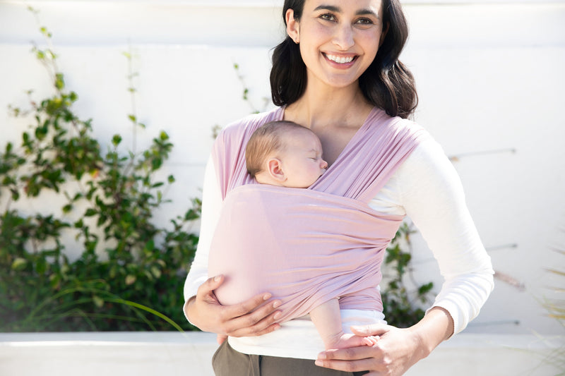 Elastični trak Ergobaby Baby Wrap Aura - Blush Pink