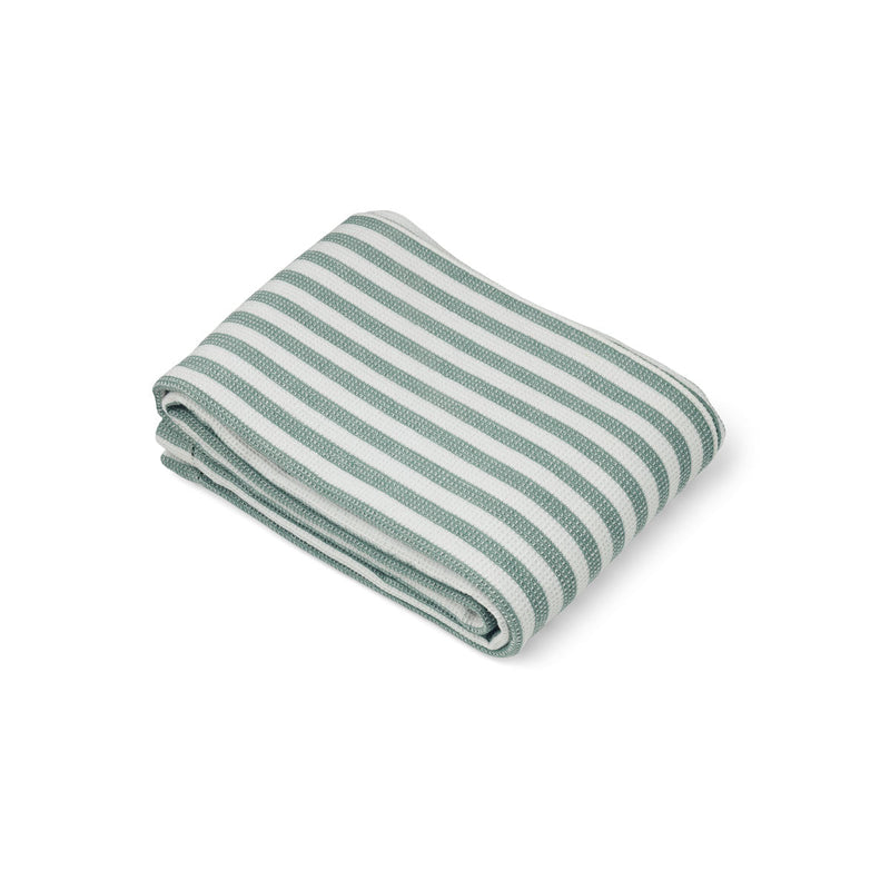 Velika-kopalna-brisača-za-plažo-Liewood-Macy-Beach-Towel-Stripe_Peppermint_White